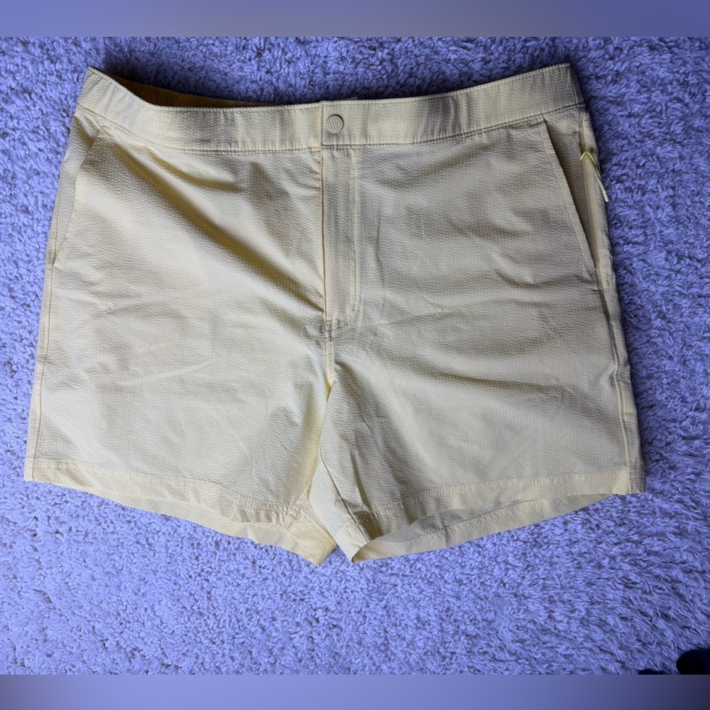 Men’s XL VRST Yellow Resort Shorts